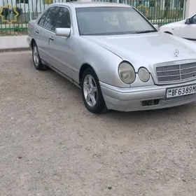 Mercedes-Benz W212 1996