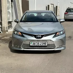 Toyota Camry 2020