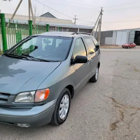 Toyota Sienna 2000