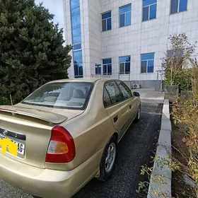 Hyundai Accent 2001