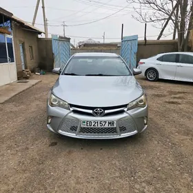Toyota Camry 2017