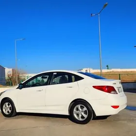 Hyundai Accent 2012