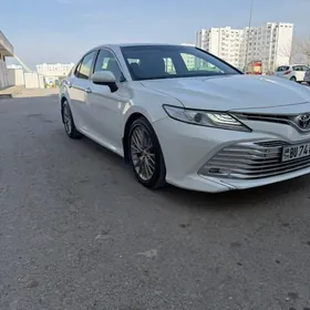 Toyota Camry 2018