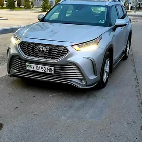 Toyota Highlander 2021