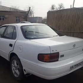 Toyota Camry 1992