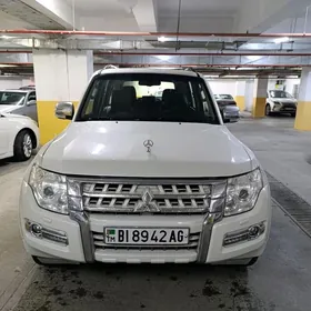 Mitsubishi Pajero 2014