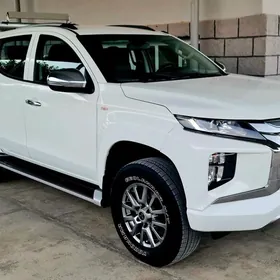 Mitsubishi L200 2020