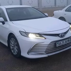 Toyota Camry 2021