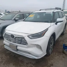Toyota Highlander 2021
