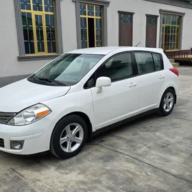 Nissan Versa 2011