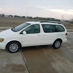 Toyota Sienna 1999