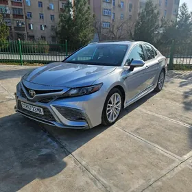 Toyota Camry 2021