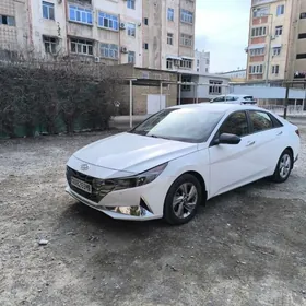 Hyundai Elantra 2022
