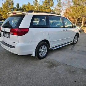 Toyota Sienna 2004