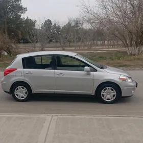 Nissan Versa 2012