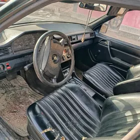 Mercedes-Benz 230E 1987