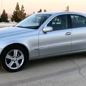 Mercedes-Benz E350 2005