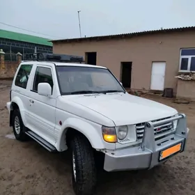 Mitsubishi Pajero 1991