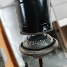 W140 Амортизатор