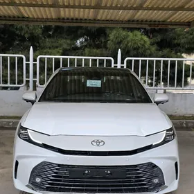 Toyota Camry 2025