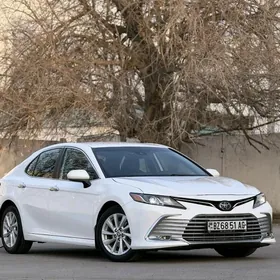 Toyota Camry 2021