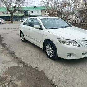 Toyota Camry 2011