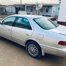 Toyota Camry 2001