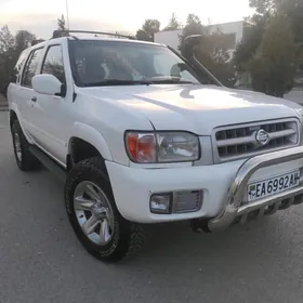 Nissan Pathfinder 2000
