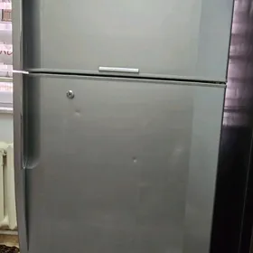 холодильник  Hitachi