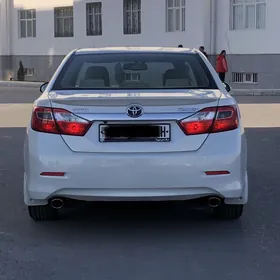Toyota Camry 2014
