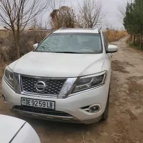 Nissan Pathfinder 2014