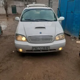 Kia Carnival 2002