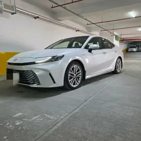 Toyota Camry 2025