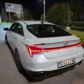 Hyundai Elantra 2021