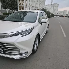 Toyota Sienna 2021