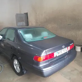 Toyota Camry 2001