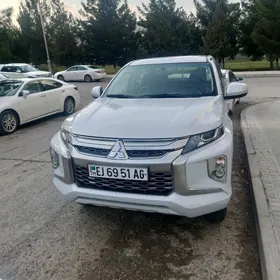 Mitsubishi L200 2020