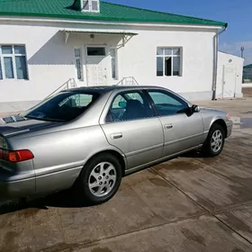 Toyota Camry 2000
