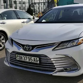 Toyota Camry 2021