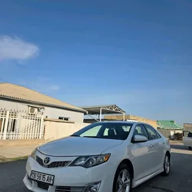 Toyota Camry 2013