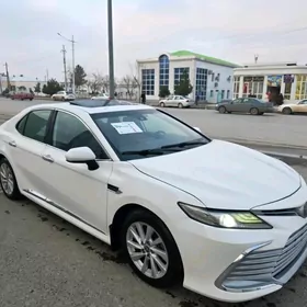 Toyota Camry 2023