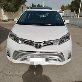 Toyota Sienna 2017