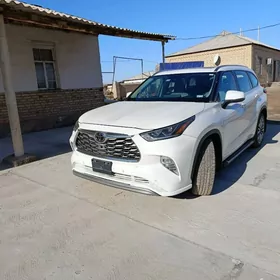 Toyota Highlander 2020