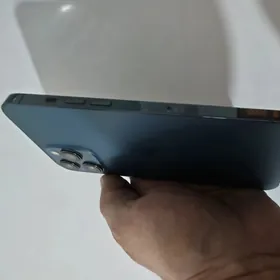 Продается телефон