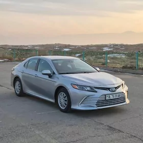 Toyota Camry 2021