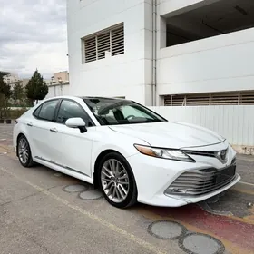 Toyota Camry 2018