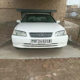 Toyota Camry 2000