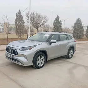 Toyota Highlander 2021