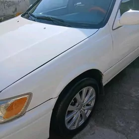 Toyota Camry 2000