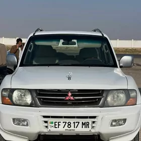 Mitsubishi Pajero 2002
